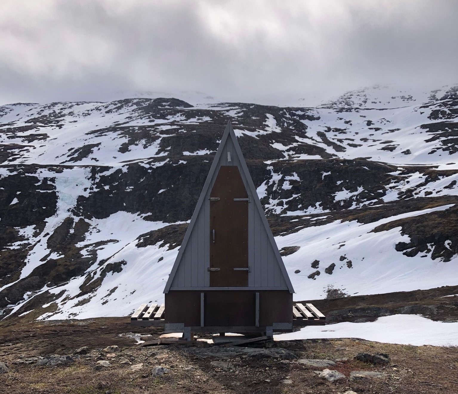 Existing toilet along the Arctic Circle Trail.