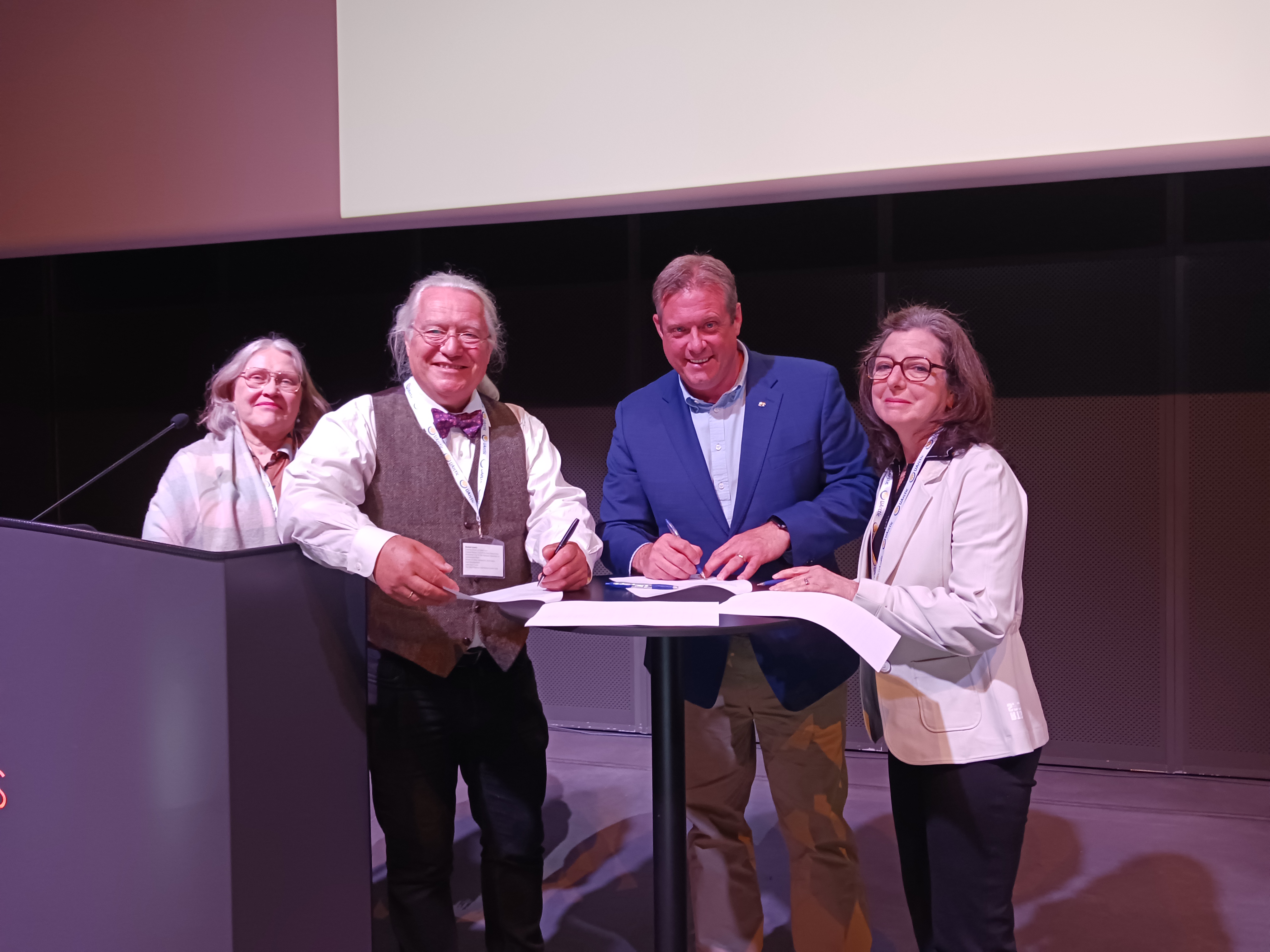 Regional Centre Quebec Signing